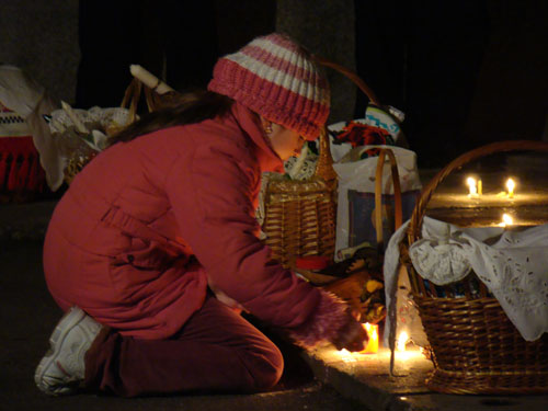 Foto Pasti in Maramures - cos pascal si Lumina (c) eMaramures.ro